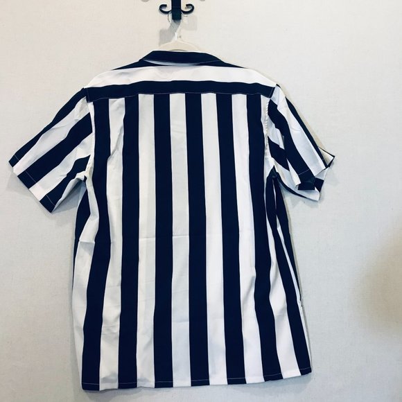 Finndi Men's Shirt NWT Button Down Short Sleeve Stripped Black and White Size X - Picture 3 of 5